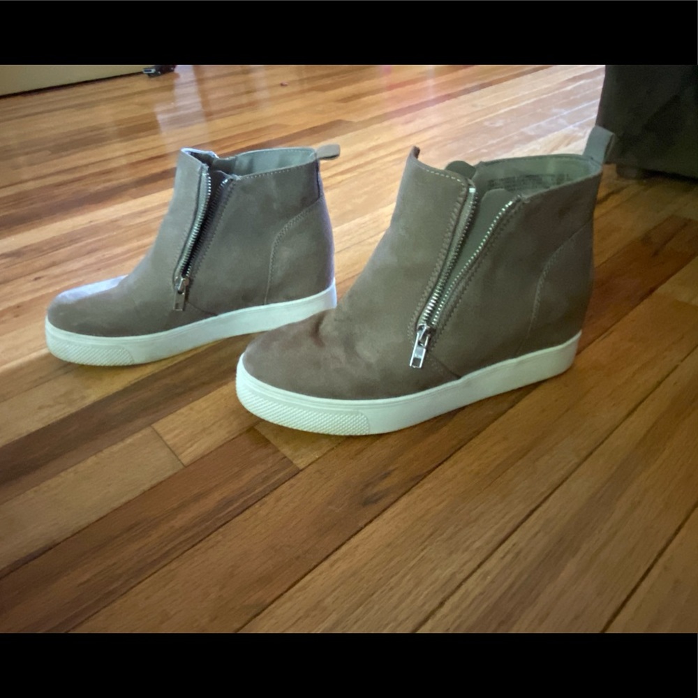 Women’s shoes